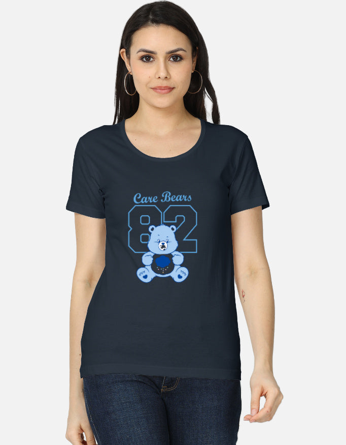 Front view of women's classic T-shirt by LYVIT ORIGINALS, featuring a simple crew neck and comfortable fit.